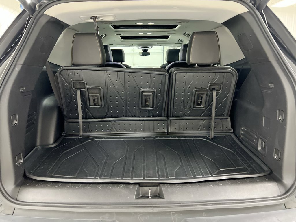Used 2021 Chevrolet Traverse LT w/ LT Premium Package AWD/4WD image 26