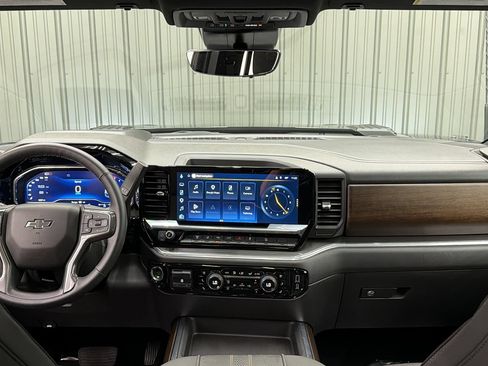 Used 2025 Chevrolet Silverado 2500 High Country w/ Midnight Edition AWD/4WD image 37