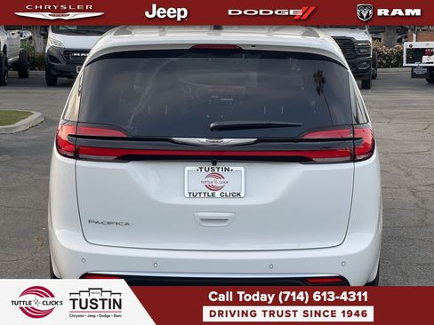 New 2026 Chrysler Pacifica Select FWD image 5