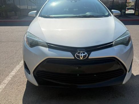 Used 2019 Toyota Corolla LE w/ Carpet Mat Package (TMS) FWD image 2