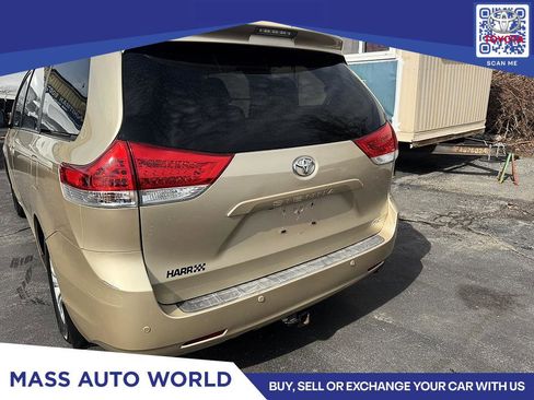 Used 2014 Toyota Sienna XLE image 4