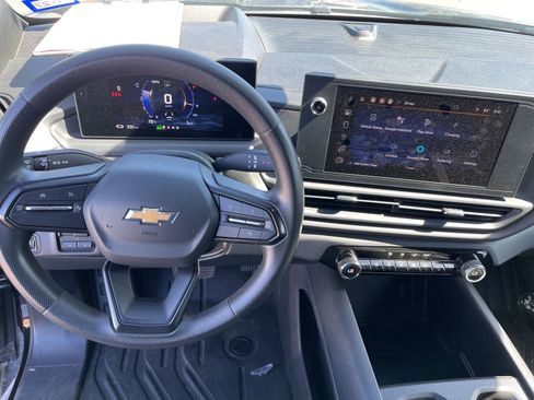 Used 2024 Chevrolet Silverado EV W/T AWD/4WD image 7