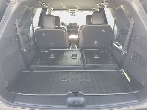 Used 2025 Nissan Pathfinder Rock Creek AWD/4WD image 9