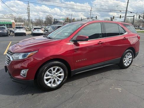 Used 2020 Chevrolet Equinox LT w/ Driver Convenience Package image 3