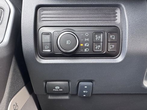 Used 2025 Ford F450 Lariat image 25