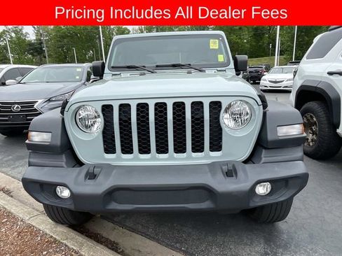 Used 2024 Jeep Wrangler Sport AWD/4WD image 6