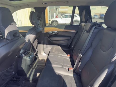 Certified 2022 Volvo XC90 T6 Momentum w/ Climate Package image 28