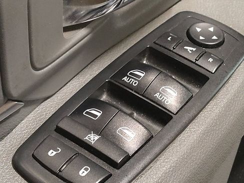 Used 2018 RAM 1500 Big Horn RWD image 27