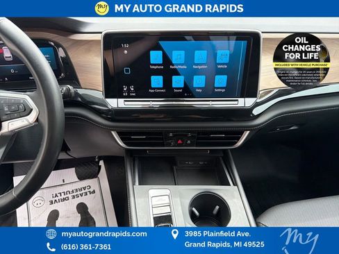 Used 2024 Volkswagen Atlas SE AWD/4WD image 21