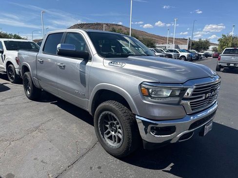 Used 2019 RAM 1500 Laramie AWD/4WD image 3