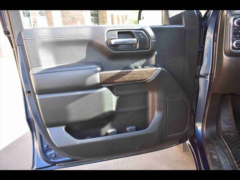 Used 2020 GMC Sierra 1500 SLE image 17