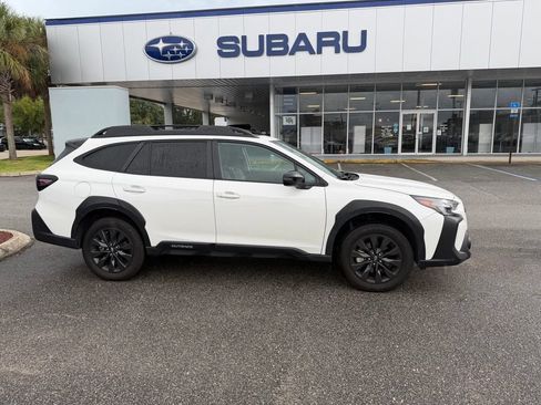 Used 2024 Subaru Outback Onyx Edition AWD/4WD image 2