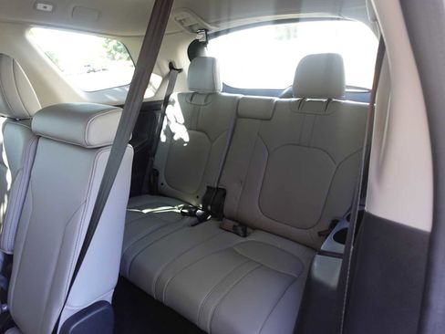 Certified 2025 Honda Pilot Touring image 30