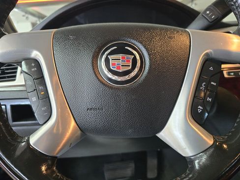 Used 2011 Cadillac Escalade ESV Luxury image 35