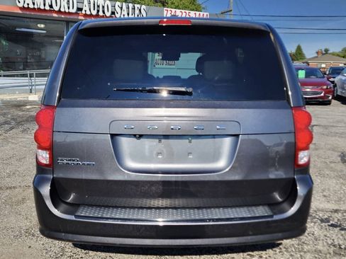 Used 2019 Dodge Grand Caravan SXT w/ Driver Convenience Group FWD image 11