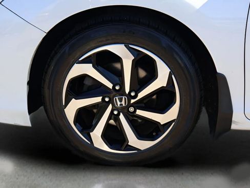 Used 2017 Honda Accord EX-L image 9