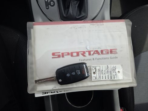 Used 2016 Kia Sportage LX FWD image 38