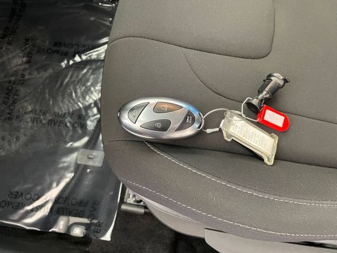 Used 2025 Hyundai Elantra SEL image 20