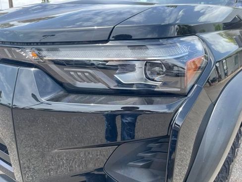 Used 2024 Chevrolet Colorado ZR2 w/ Safety Package AWD/4WD image 4