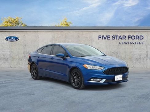 Used 2018 Ford Fusion SE w/ Equipment Group 201A FWD image 2