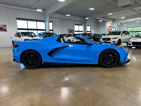 Used 2021 Chevrolet Corvette Stingray Preferred Conv w/ Z51 Performance Package RWD image 9