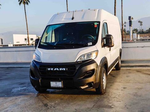 Used 2023 RAM ProMaster 2500 w/ Premium Convenience Group (B) FWD image 4