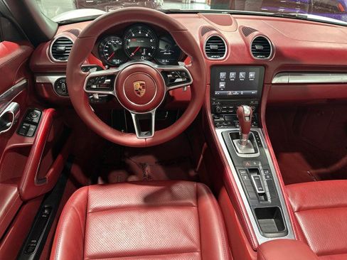 Used 2017 Porsche 718 Boxster RWD image 32