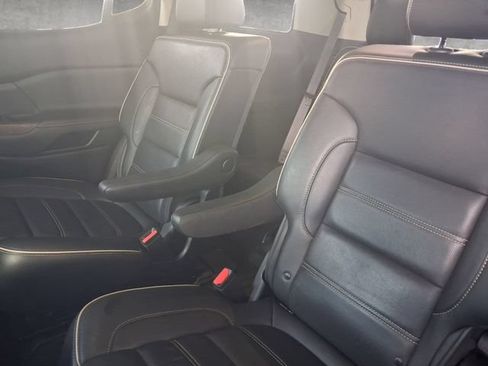 Used 2022 GMC Acadia Denali w/ Denali Ultimate Package FWD image 28