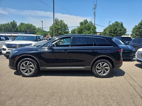 Used 2024 Lincoln Corsair AWD image 4