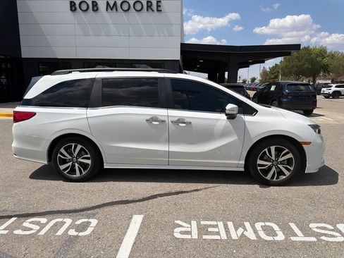Used 2024 Honda Odyssey Touring image 4