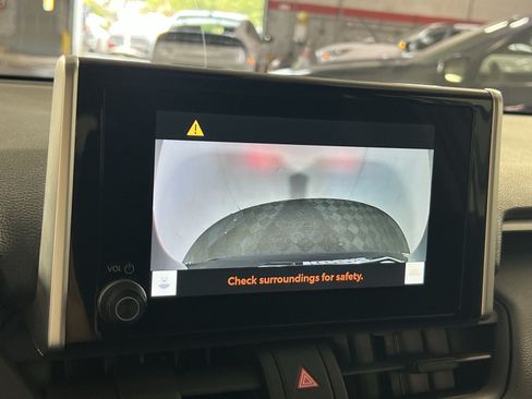 Used 2025 Toyota RAV4 LE AWD/4WD image 19