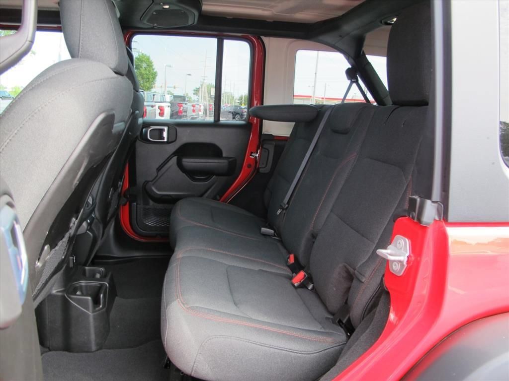 Used 2026 Jeep Wrangler Unlimited Rubicon AWD/4WD image 16