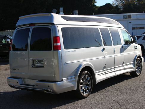 New 2025 Chevrolet Express 2500 RWD 2500 155 w/ Driver Convenience Package image 7