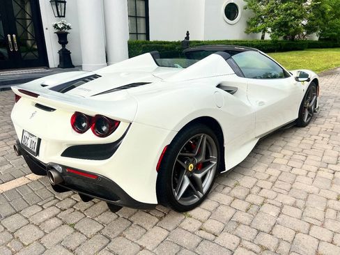 Used 2022 Ferrari F8 Tributo RWD image 8
