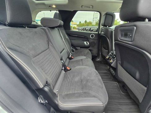 Certified 2024 Land Rover Discovery S image 14