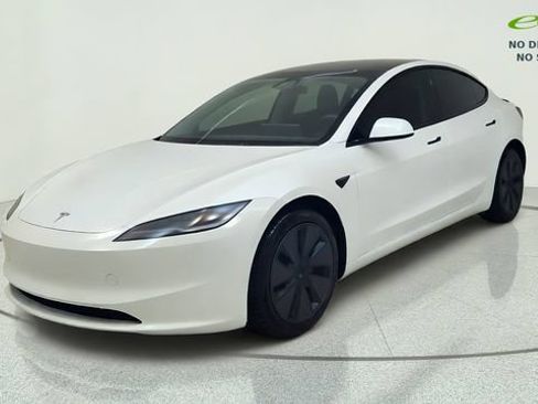 Used 2025 Tesla Model 3 Long Range AWD/4WD image 4