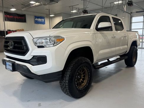 Used 2023 Toyota Tacoma SR AWD/4WD image 5