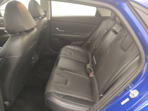 Used 2023 Hyundai Elantra Limited image 18