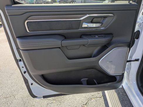New 2026 RAM 1500 Laramie AWD/4WD image 31
