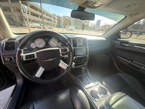 Used 2010 Chrysler 300 SRT8 w/ SRT Option Group II RWD image 20