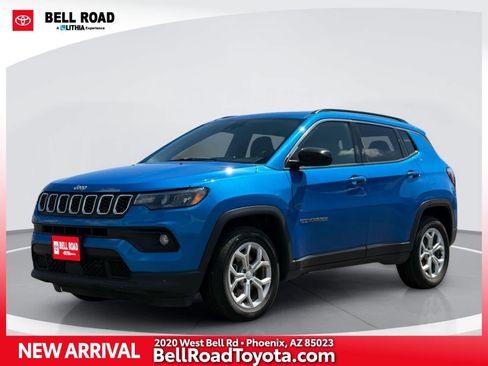 Used 2024 Jeep Compass Latitude AWD/4WD image 1