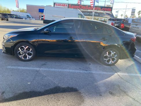 Used 2021 Kia Forte LXS image 9