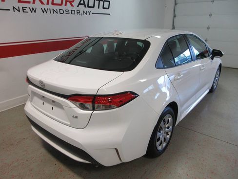 Used 2022 Toyota Corolla LE FWD image 14