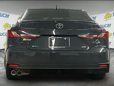 Used 2025 Toyota Camry SE image 5