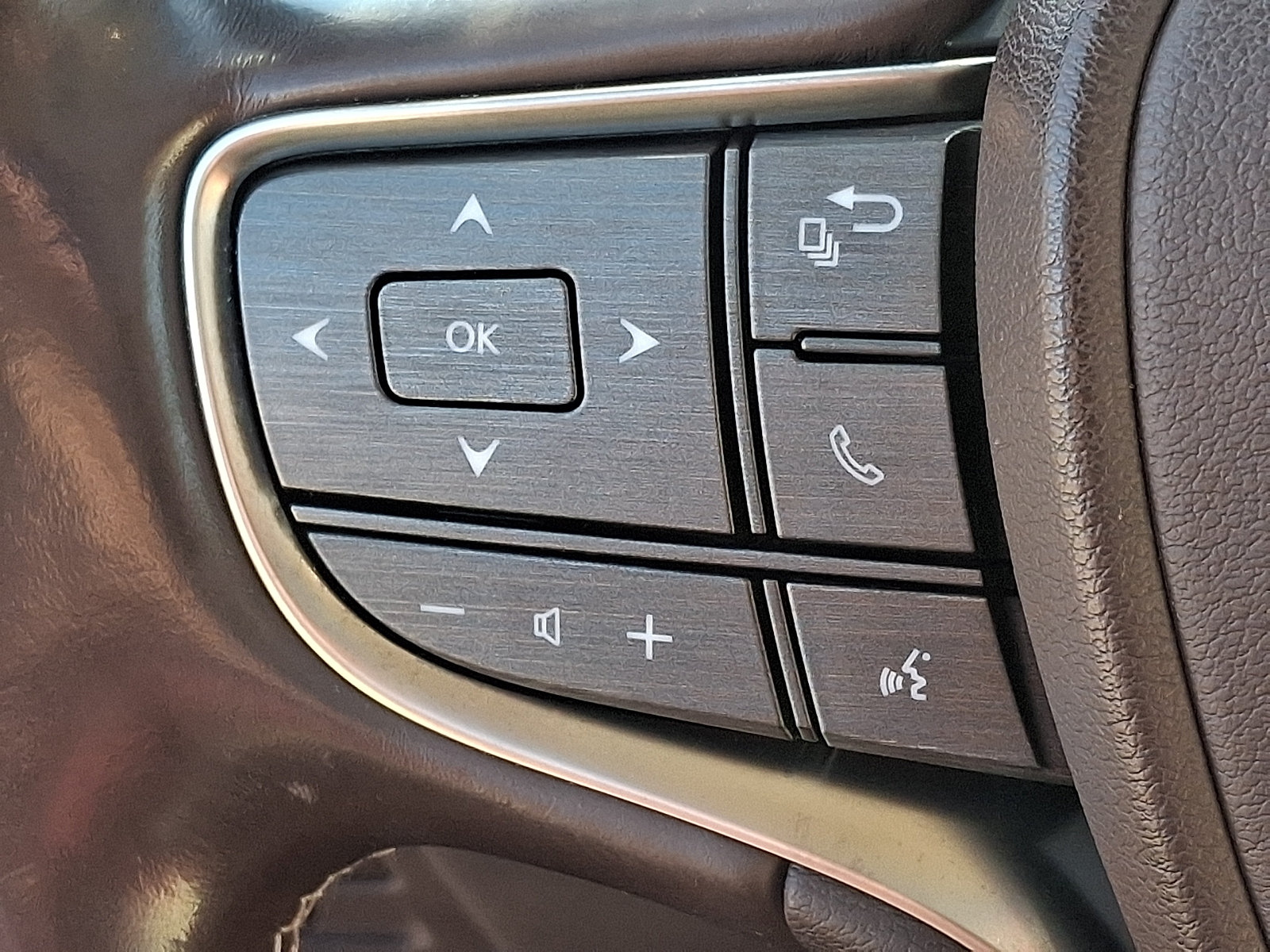 Used 2019 Lexus LS 500 AWD w/ Accessory Package (Z2) image 21