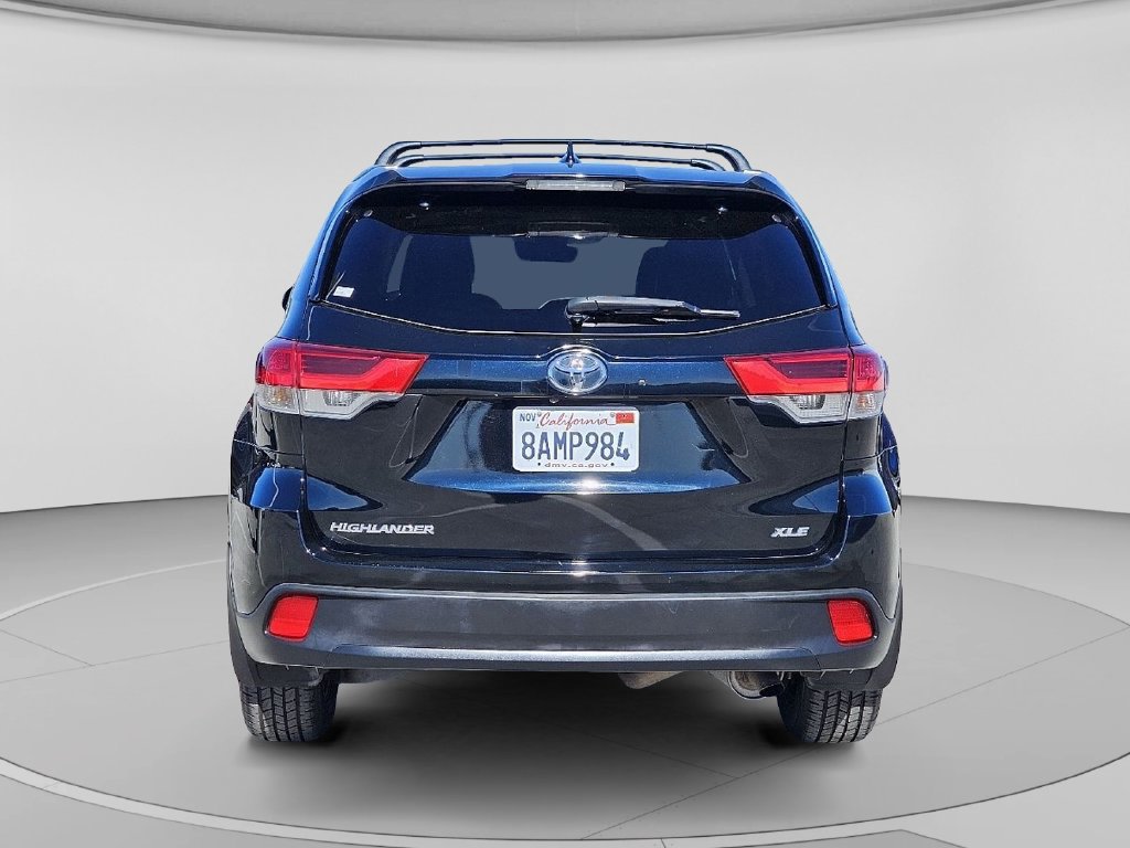 Used 2017 Toyota Highlander XLE FWD image 16