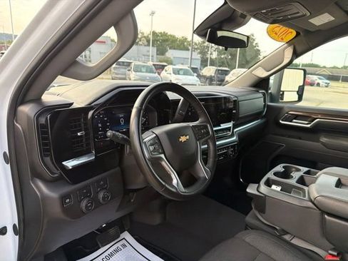Used 2025 Chevrolet Silverado 2500 LT AWD/4WD image 10