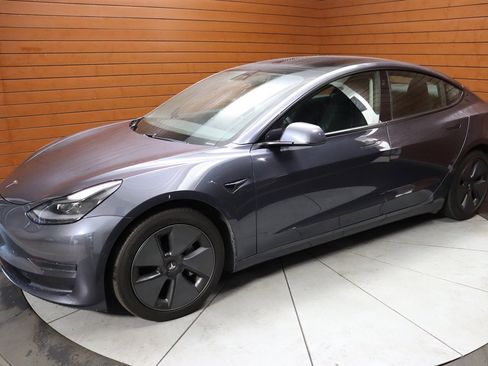 Used 2023 Tesla Model 3 Standard Range image 7