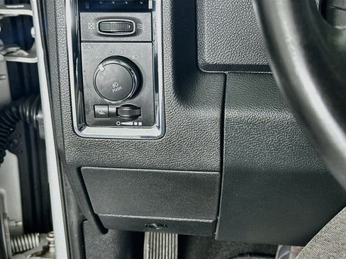 Used 2016 RAM 1500 Laramie AWD/4WD image 16