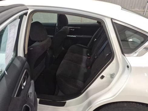 Used 2013 Nissan Altima 2.5 S FWD image 15